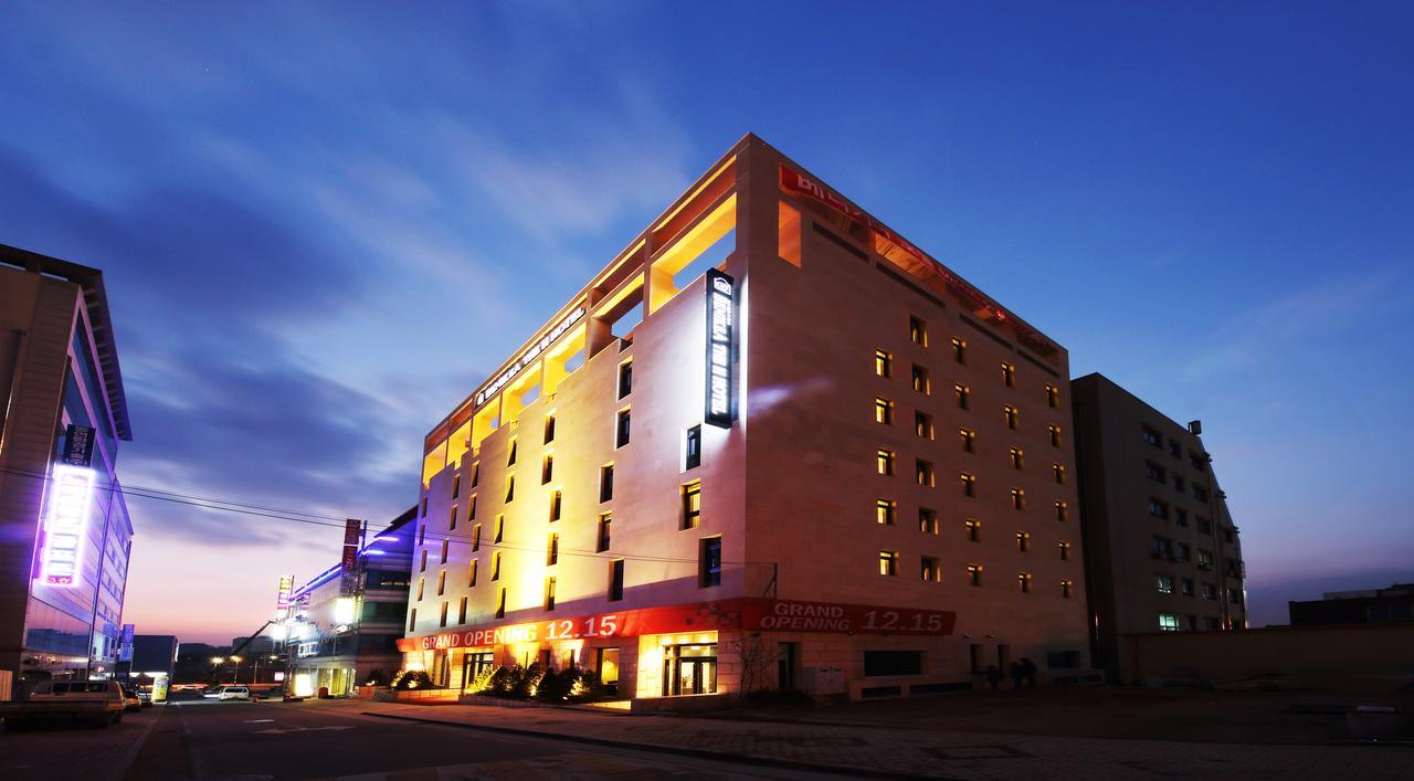 Benikea The H Hotel Hwaseong Экстерьер фото