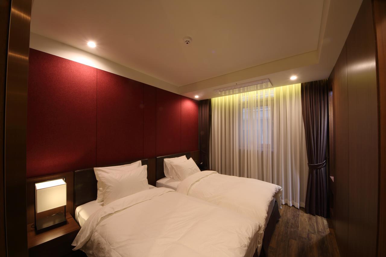 Benikea The H Hotel Hwaseong Номер фото